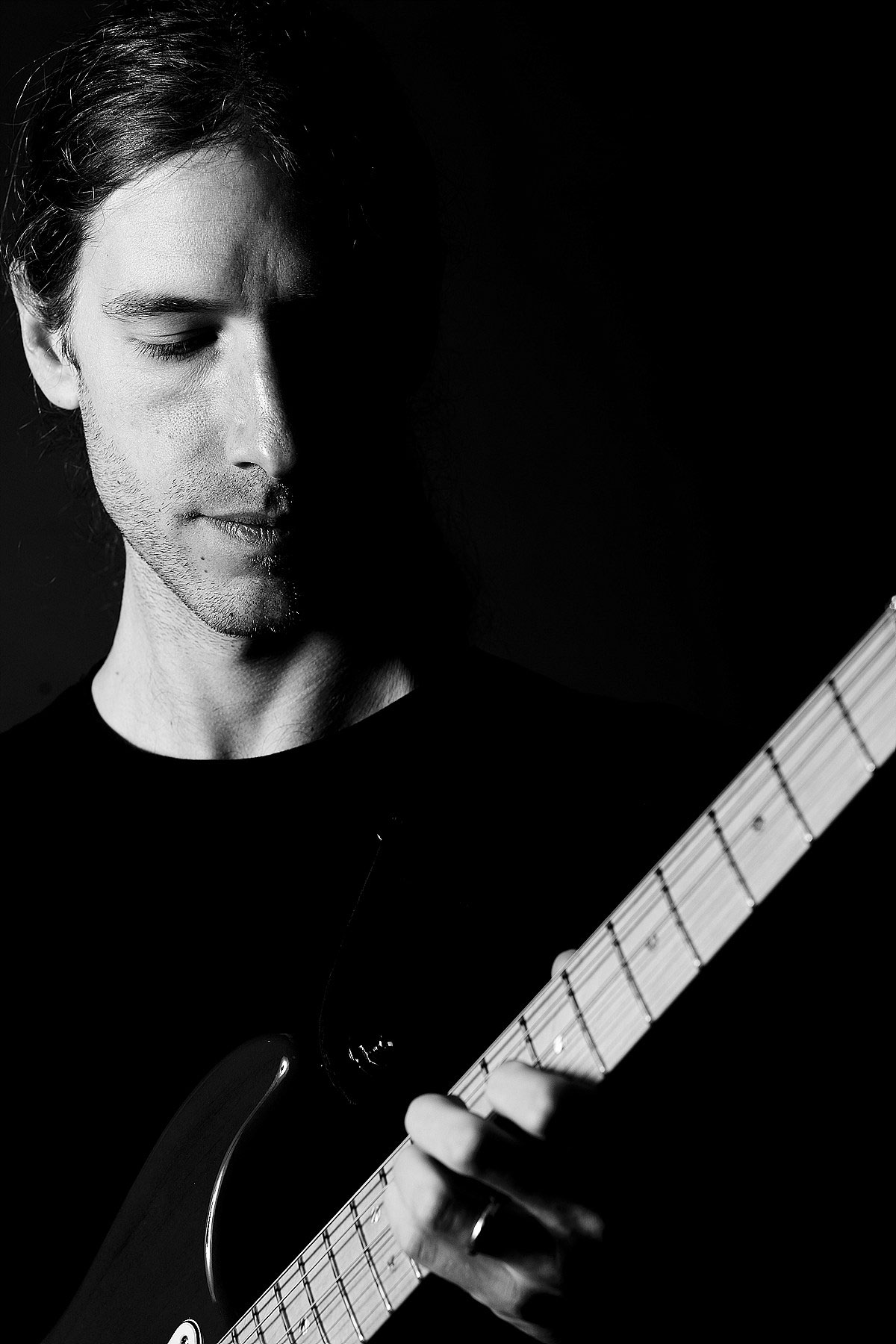 Eric Klotz with guitar